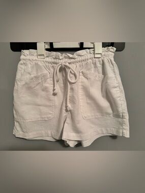 Universal Thread White High-Waist Drawstring Pocket Shorts